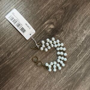 Elegant Pearl Bracelet with Gold Accents